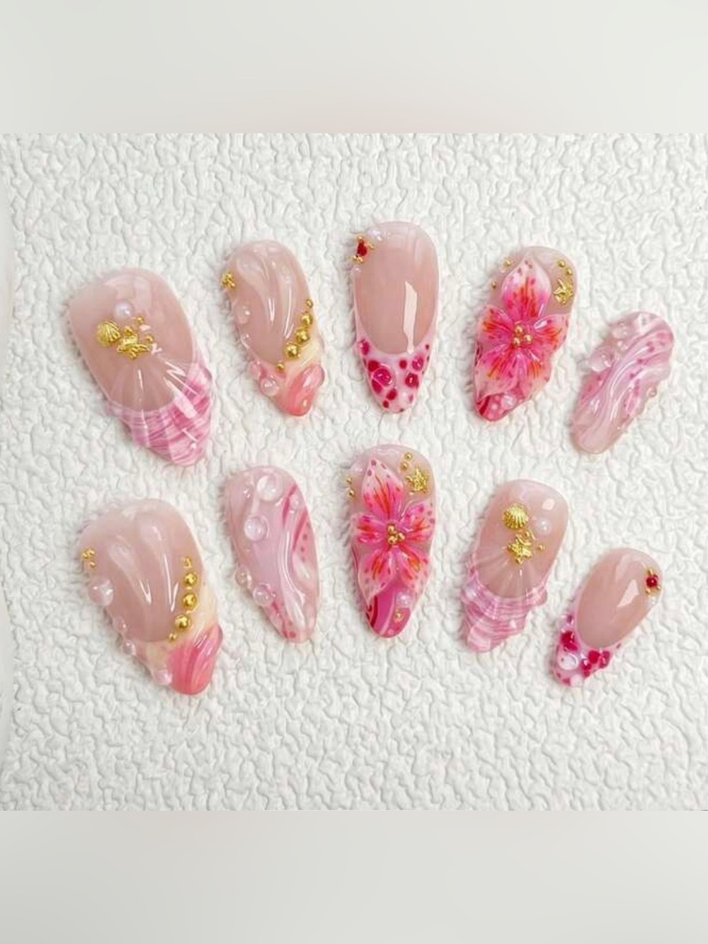 & Other Stories Pink Floral 3D Accent Press-On Nail Set